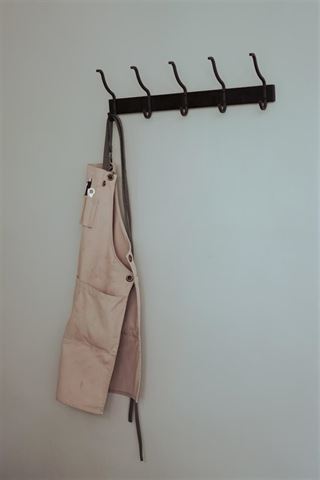 Bliv en rigtig grillmester med et lækkert læderforklæde